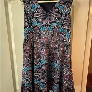 Beautiful paisley sleeveless Maggie London dress